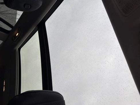 Used 2025 Mercedes-Benz GLS 450 4MATIC image 24