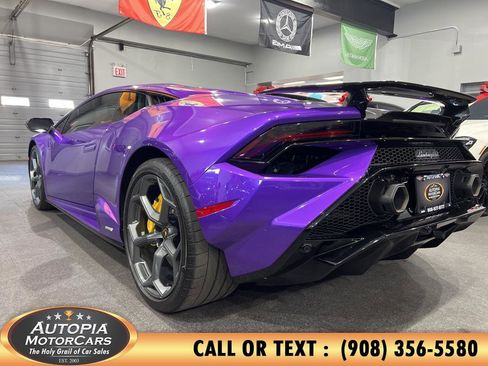 Used 2024 Lamborghini Huracan Tecnica image 3