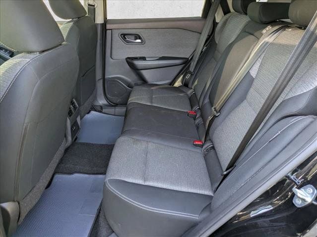 Used 2023 Nissan Rogue SV AWD/4WD image 17