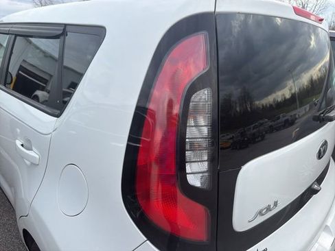 Used 2019 Kia Soul + image 7