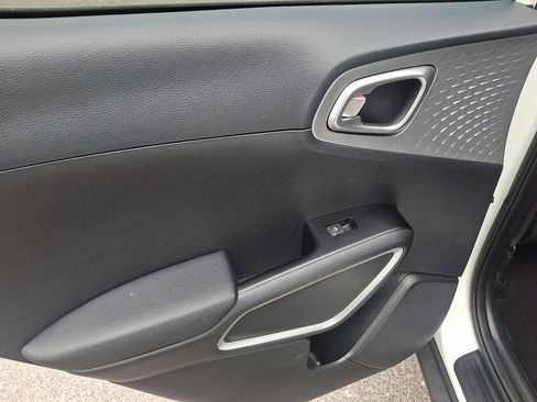 Used 2022 Kia Soul LX FWD image 21
