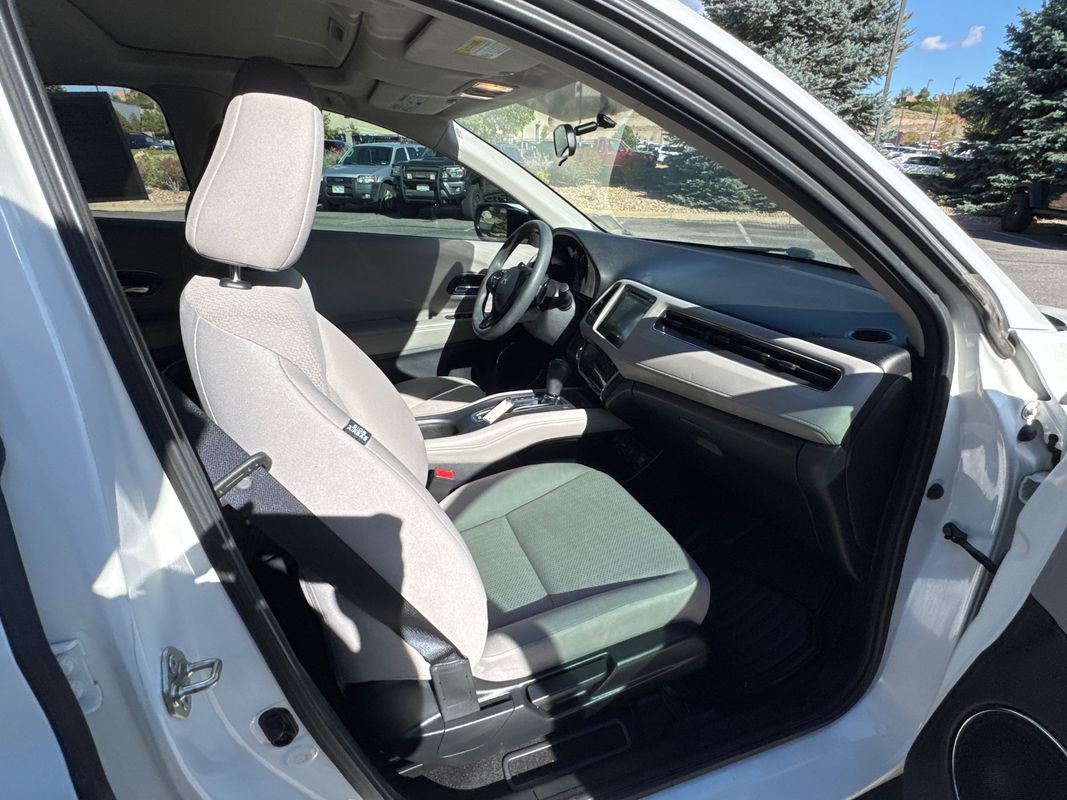 Used 2017 Honda HR-V EX image 17