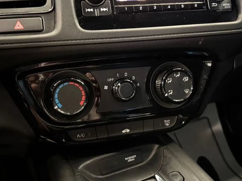 Used 2021 Honda HR-V LX image 15