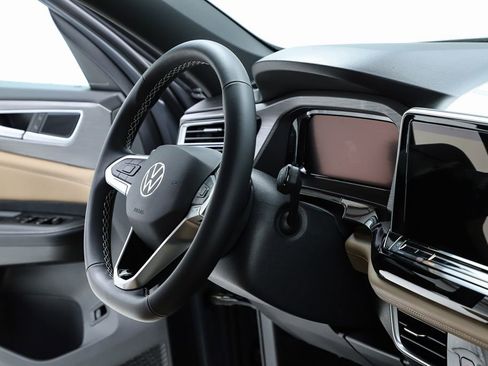 New 2026 Volkswagen Atlas Cross Sport SE image 35