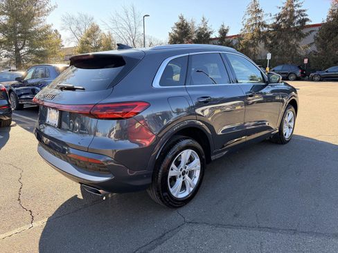 Used 2025 Audi Q5 Premium w/ Convenience Package image 6