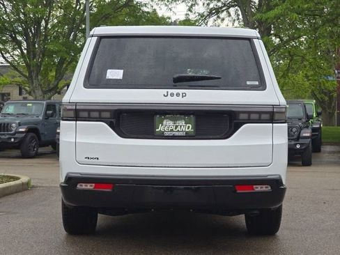 New 2026 Jeep Grand Wagoneer L Limited AWD/4WD image 36
