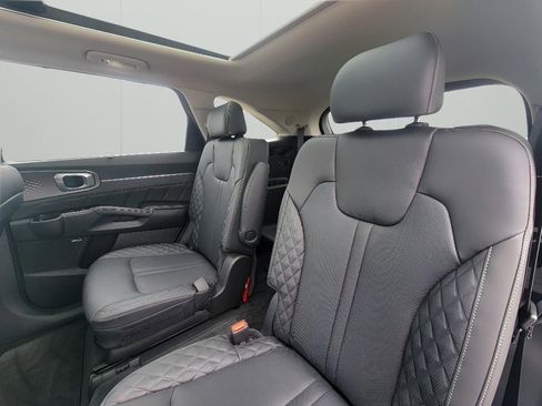 Used 2023 Kia Sorento SX image 26