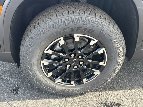 New 2026 Chevrolet Traverse Z71 w/ LPO, Floor Liner Package image 12