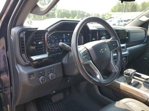 Used 2022 Chevrolet Silverado 1500 RST w/ Convenience Package II image 18