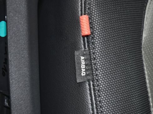 Used 2021 Land Rover Defender 110 X-Dynamic SE image 56