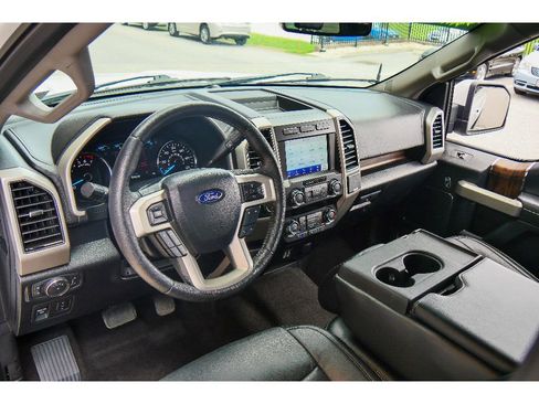 Used 2020 Ford F150 Lariat image 11