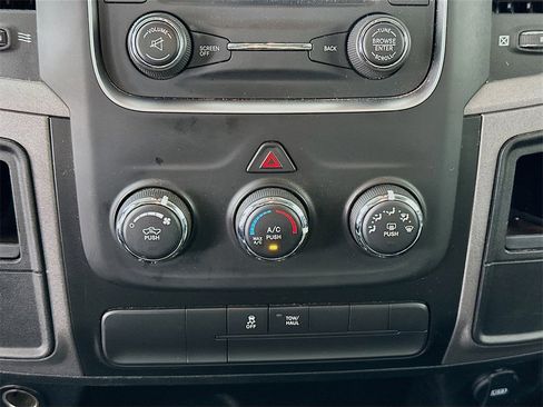 Used 2018 RAM 2500 Tradesman w/ Chrome Appearance Group image 15