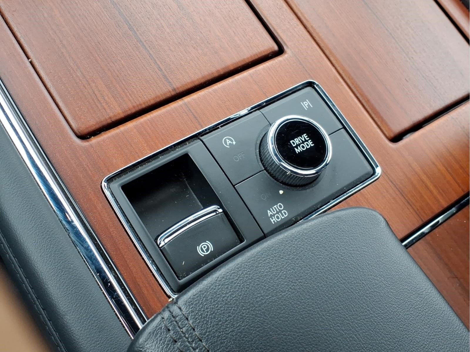 Used 2022 Lincoln Navigator 4WD image 29
