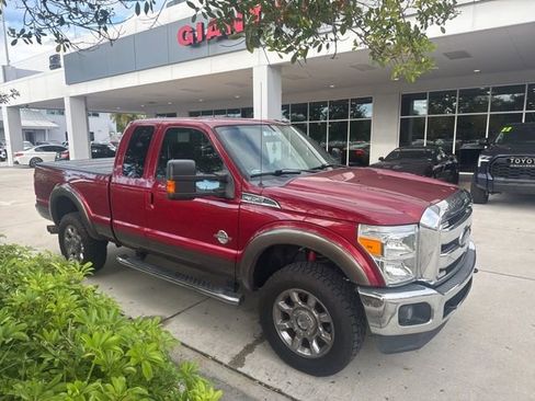 Used 2015 Ford F350 Lariat w/ Lariat Interior Package image 3