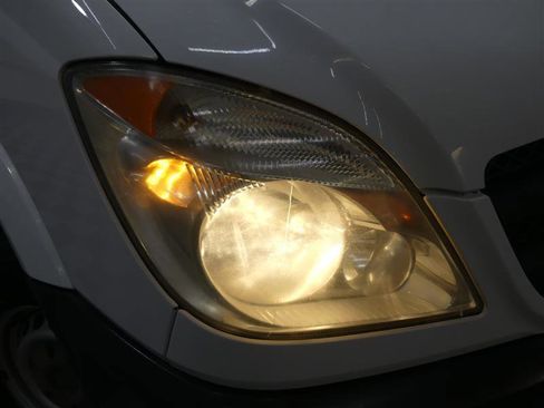 Used 2012 Mercedes-Benz Sprinter 2500 image 11