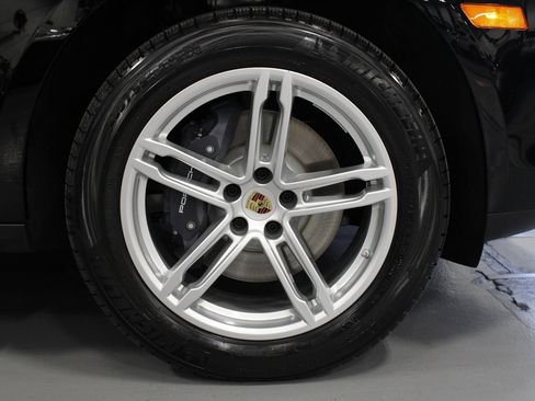 New 2026 Porsche Macan image 14