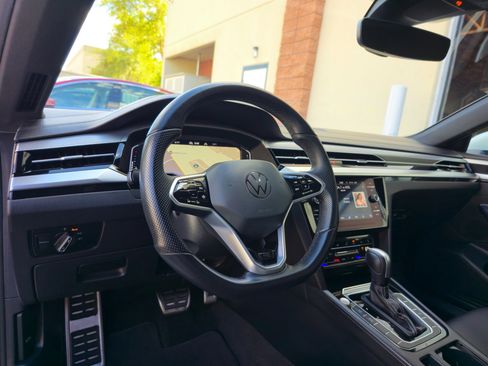 Used 2022 Volkswagen Arteon SE image 17