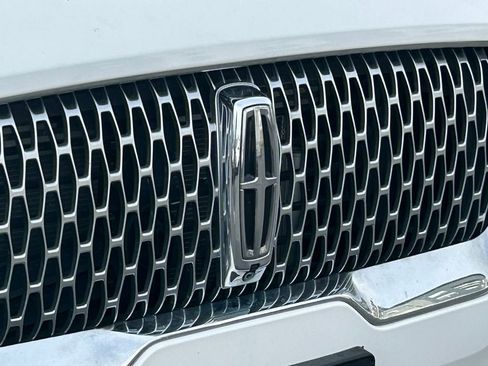 Used 2021 Lincoln Aviator Reserve w/ Equipment Group 202A image 9