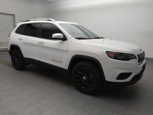 Used 2019 Jeep Cherokee Latitude Plus w/ Cold Weather Group AWD/4WD image 11