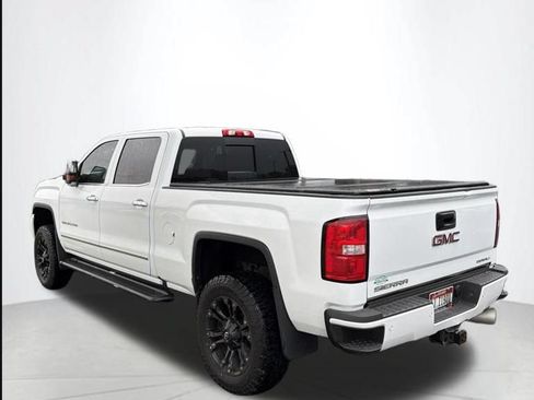 Used 2017 GMC Sierra 2500 Denali w/ Duramax Plus Package AWD/4WD image 3