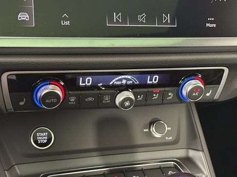 New 2025 Audi Q3 2.0T Premium image 19