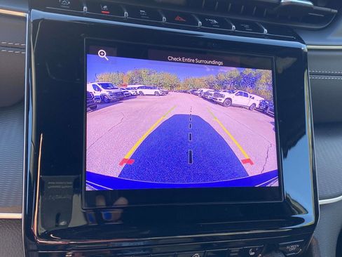 New 2025 Jeep Grand Cherokee Laredo X w/ Luxury Tech Group I image 5