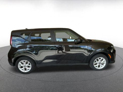 Used 2025 Kia Soul LX w/ LX Technology Package image 16