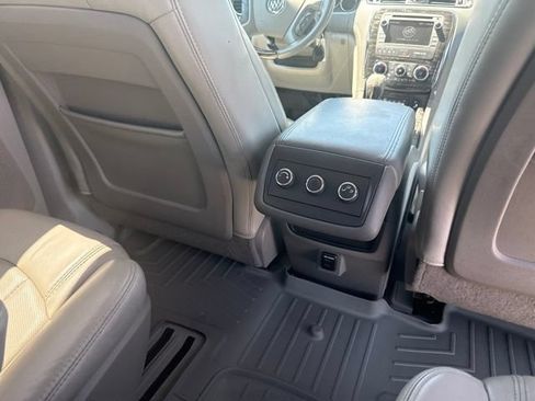 Used 2014 Buick Enclave Leather FWD image 20