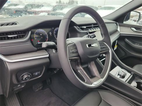 New 2025 Jeep Grand Cherokee L Limited w/ Trailer Tow Package image 8