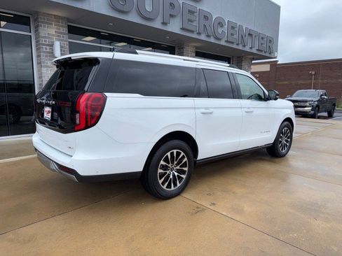 Used 2025 Ford Expedition Max Platinum AWD/4WD image 9