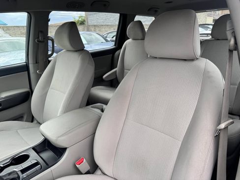Used 2019 Kia Sedona L FWD image 37