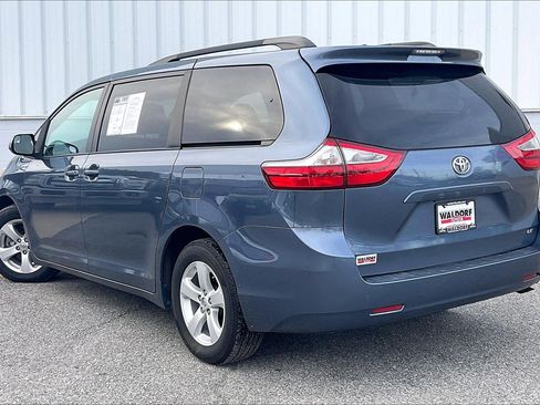 Used 2017 Toyota Sienna LE image 15