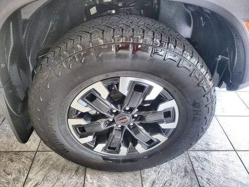 Used 2024 Nissan Frontier PRO-4X w/ Off-Road Protection Package AWD/4WD image 10