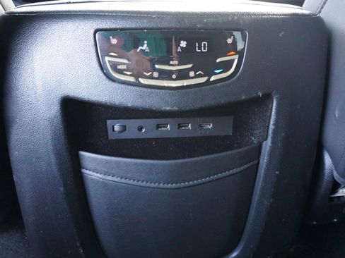 Used 2017 Cadillac Escalade Premium Luxury image 24