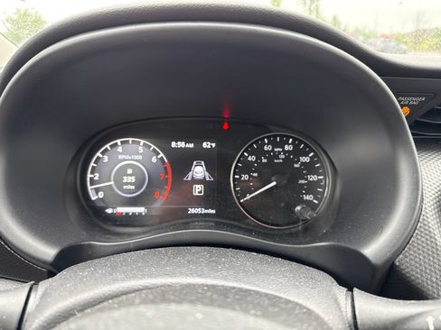 Used 2024 Nissan Kicks SV w/ Interior Electronics Package FWD image 27