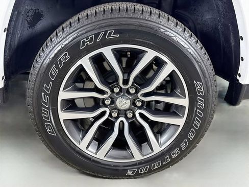 Used 2025 RAM 1500 Limited AWD/4WD image 32