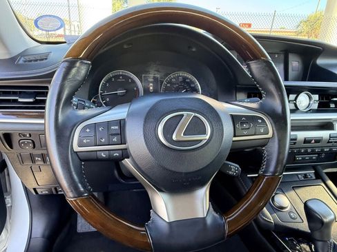 Used 2016 Lexus ES 350 w/ Premium Package w/Wood Trim image 31
