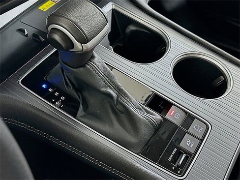 Used 2025 Toyota Sienna XLE image 18