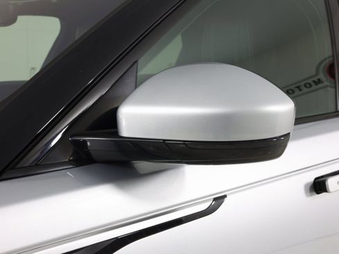 Used 2019 Land Rover Range Rover Velar S image 50