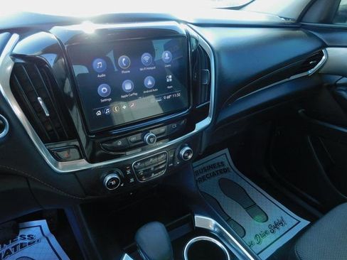 Used 2021 Chevrolet Traverse LT image 34
