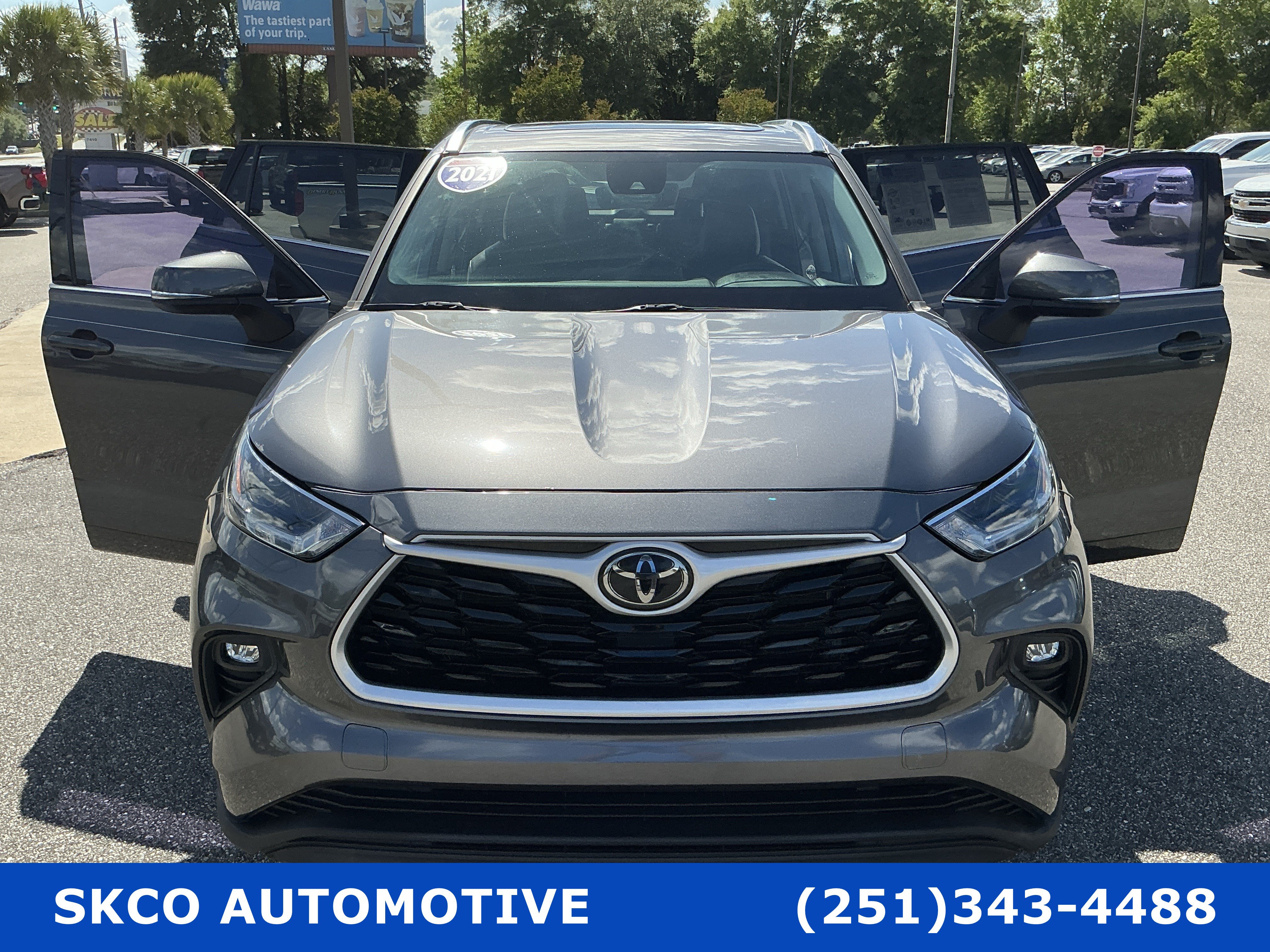 Used 2021 Toyota Highlander XLE FWD image 34
