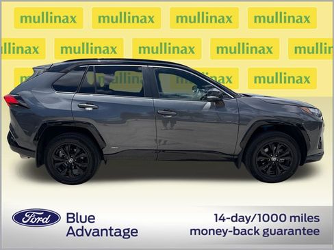 Used 2024 Toyota RAV4 XSE AWD/4WD image 2