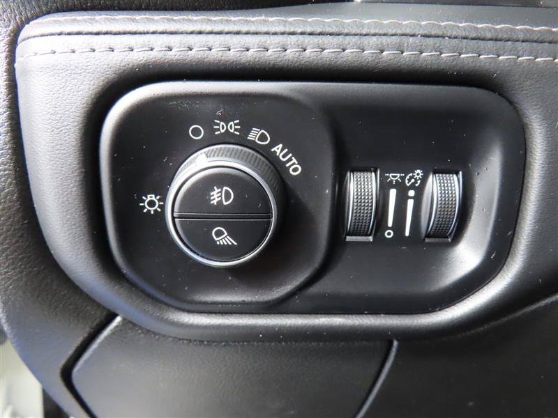 Used 2022 RAM 2500 Limited w/ Night Edition AWD/4WD image 14