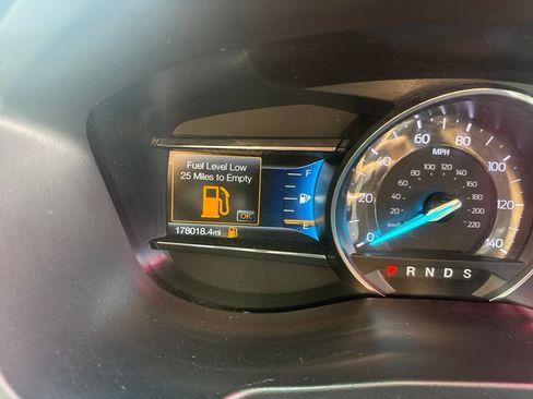 Used 2019 Ford Explorer Limited w/ Class III Trailer Tow Package FWD image 26