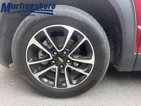 Used 2025 Chevrolet TrailBlazer LT w/ Convenience Package FWD image 9