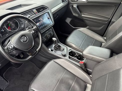 Used 2019 Volkswagen Tiguan SE image 11