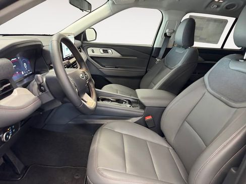 Used 2026 Ford Explorer Active w/ Active Comfort Package AWD/4WD image 7