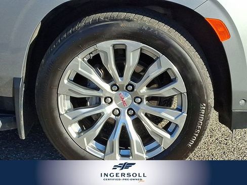 Used 2024 GMC Yukon Denali w/ Advanced Technology Package image 11