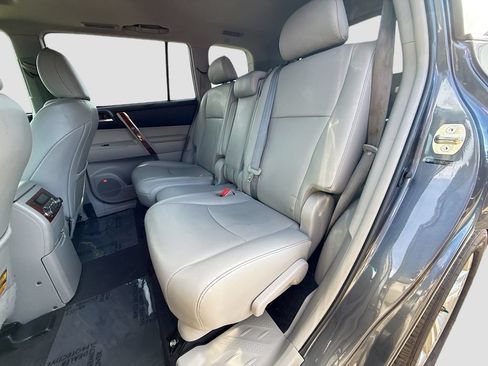 Used 2012 Toyota Highlander Limited w/ Tow Pkg AWD/4WD image 20