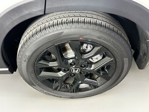 Used 2025 Honda HR-V Sport image 11